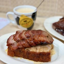 一樂燒鵝 - Char Siu and crispy pork belly