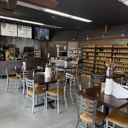 Stanley James Smokehouse - Dining area