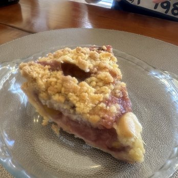 Maui Pie - Strawberry mango pie - Bakeries Near Me - Kihei, Hawaii
