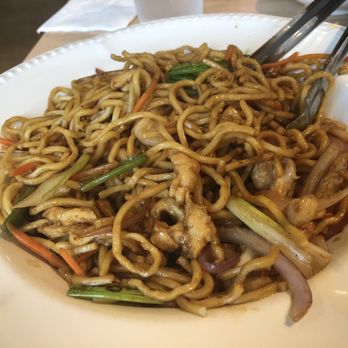 Mama Chang - Chicken lo mein - Chinese Near Me - Fairfax, Virginia