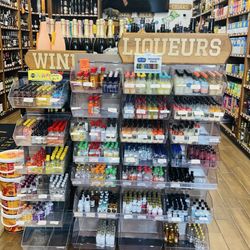 Don's Liquor Store Leander - Front door looking back