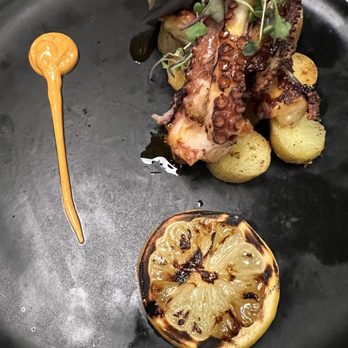 Suspiro - Pulpo asado con patatas - Spanish Near Me - San Jose, California Suspiro - Pulpo asado con patatas - Spanish Near Me - San Jose, California