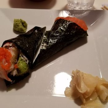 Sapporo East - King Crab hand roll (left) and salmon hand roll (right) - Sushi Bars Near Me - Virginia Beach, Virginia Sapporo East - King Crab hand roll (left) and salmon hand roll (right) - Sushi Bars Near Me - Virginia Beach, Virginia