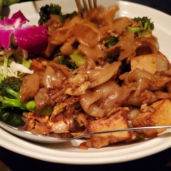 Noi Thai Cuisine - Black Noodles (Pad Sei-Iew) - Thai Near Me - Seattle, Washington Noi Thai Cuisine - Black Noodles (Pad Sei-Iew) - Thai Near Me - Seattle, Washington