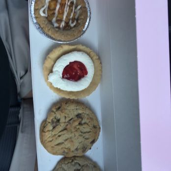 Crumbl - Orange - Cookies - Bakeries Near Me - Orange, California Crumbl - Orange - Cookies - Bakeries Near Me - Orange, California