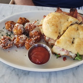 North Italia - Breakfast sandwich - Italian Near Me - Gilbert, Arizona