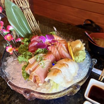 Ichi-Umi Sushi & Ramen - Sashimi Regular - Ramen Near Me - Austin, Texas Ichi-Umi Sushi & Ramen - Sashimi Regular - Ramen Near Me - Austin, Texas