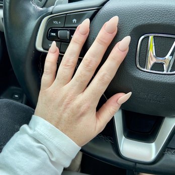 Pink + White Nail Studio - Nail Salons Near Me - Springfield, Missouri