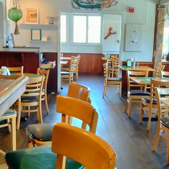 The Cull House - View inside from the bar - Seafood Near Me - Sayville, New York