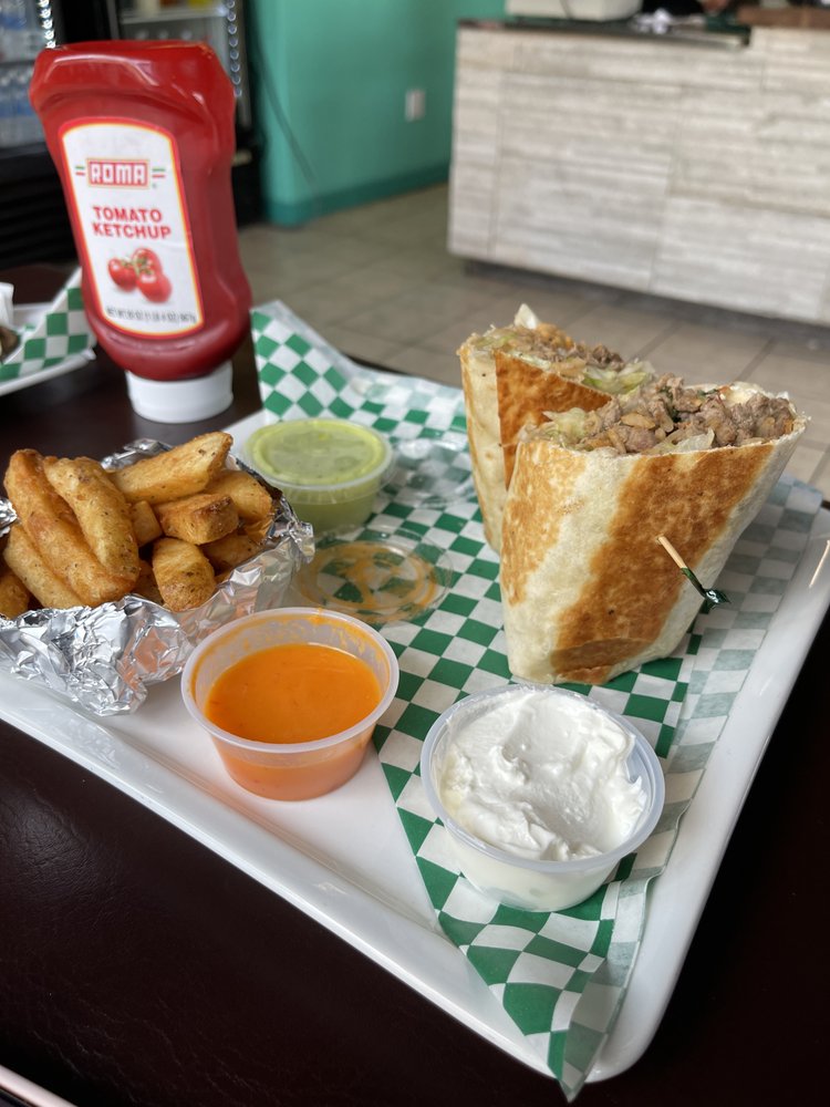 Food from Vicki’s Tacos