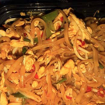 ZaZa Thai - Chicken pad Thai (5 Hot) - Thai Near Me - McKinney, Texas ZaZa Thai - Chicken pad Thai (5 Hot) - Thai Near Me - McKinney, Texas