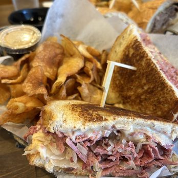 Full On Craft Eats & Drinks - Reuben - Bars Near Me - Rockville, Maryland