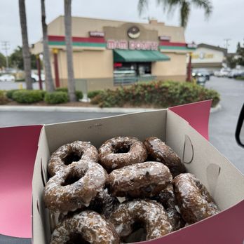M & M Donuts - $ 30 a dozen yummy warm known Blueberry Donut 4.16.25 - Donuts Near Me - Anaheim, California M & M Donuts - $ 30 a dozen yummy warm known Blueberry Donut 4.16.25 - Donuts Near Me - Anaheim, California