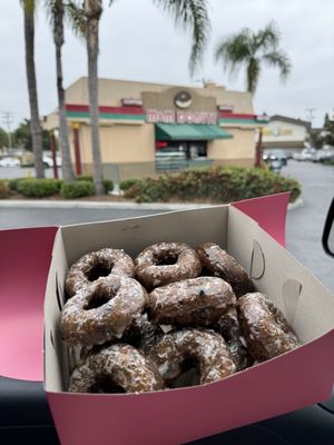 M & M Donuts by null