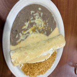 Los Compadres Cafe - Burrito