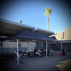 Birria Outlaws - Shaded sitting area