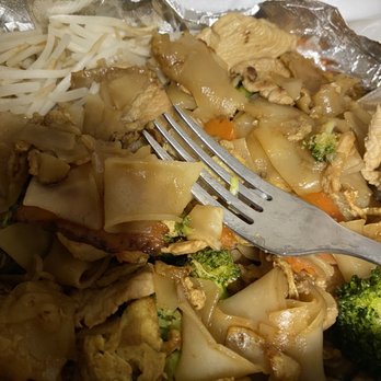 Chanpen Thai Cuisine - Pad see ew Pad Thai with Chicken, Shrimp and beef - Thai Near Me - Phoenix, Arizona Chanpen Thai Cuisine - Pad see ew Pad Thai with Chicken, Shrimp and beef - Thai Near Me - Phoenix, Arizona