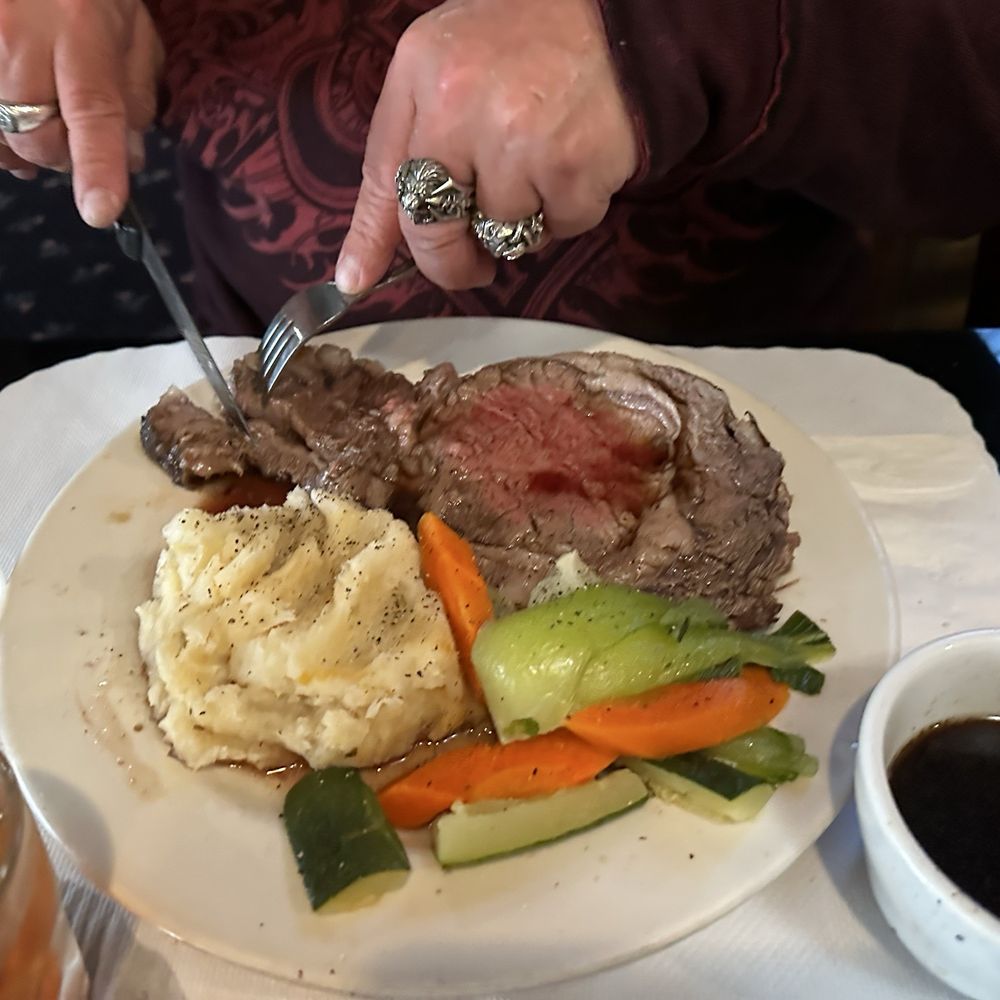Vallemar Station - Steakhouses Near Me - Pacifica, California