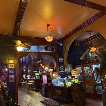 Shakers Cigar Bar - Cigar Bars Near Me - Milwaukee, Wisconsin Shakers Cigar Bar - Cigar Bars Near Me - Milwaukee, Wisconsin