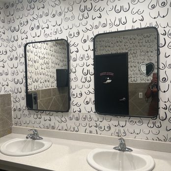 Brunch Snob - Bathroom - Breakfast & Brunch Near Me - Phoenix, Arizona
