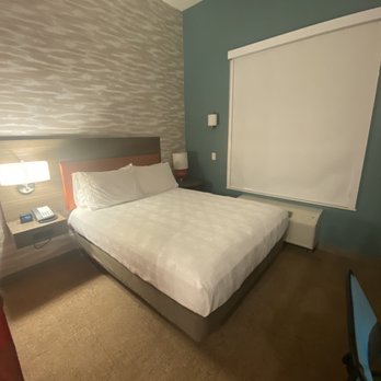 Home2 Suites by Hilton Salem - A very comfortable bed - Hotels Near Me - Salem, Oregon Home2 Suites by Hilton Salem - A very comfortable bed - Hotels Near Me - Salem, Oregon