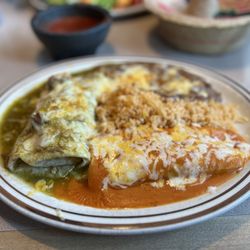 El Palenque Mexican Restaurant - No 8 wet Burrito chile verde and cheese enchilada