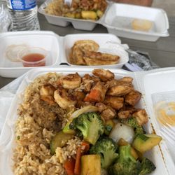 Hibachi chicken and shrimp! Exceptionally good, large portions!!!