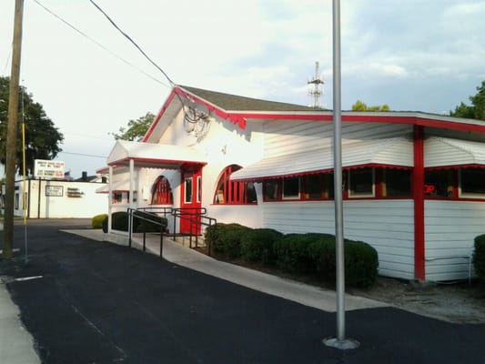 Beach Road Fish House & Chicken Dinners by null
