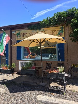 Good Earth Organic Eatery by null