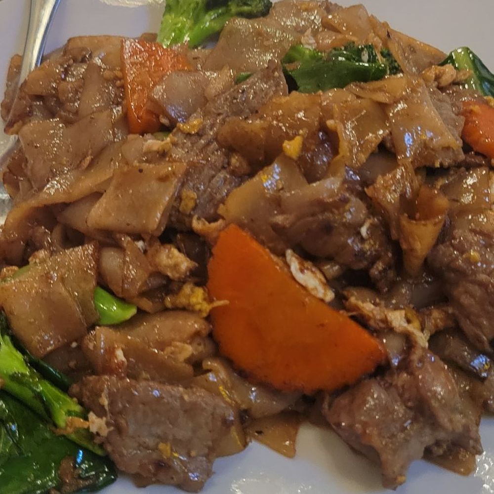 Eggplants Thai Cuisine - Pad se ew - Thai Near Me - Temecula, California Eggplants Thai Cuisine - Pad se ew - Thai Near Me - Temecula, California