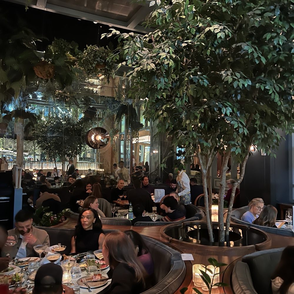 Quality Bistro - Main dining room on Thanksgiving - French Near Me - New York, New York Quality Bistro - Main dining room on Thanksgiving - French Near Me - New York, New York
