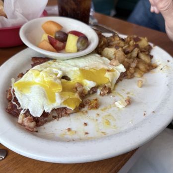 Lenny's Restaurant - My husband was halfway through his corned beef hash when I remembered to take a picture.  There was nothing left shortly after this!! - Breakfast & Brunch Near Me - Clearwater, Florida