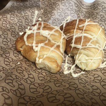 Cheddar's Scratch Kitchen - Buttery croissants - Comfort Food Near Me - Goodyear, Arizona Cheddar's Scratch Kitchen - Buttery croissants - Comfort Food Near Me - Goodyear, Arizona