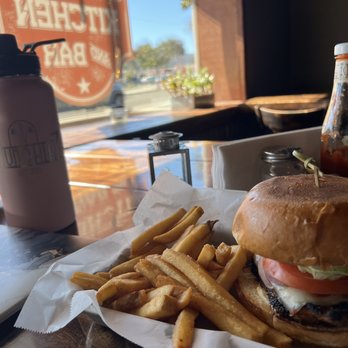 Old Town Kitchen & Bar - Cajun Chicken Sandwich AMAZING! - Wine Bars Near Me - Lompoc, California