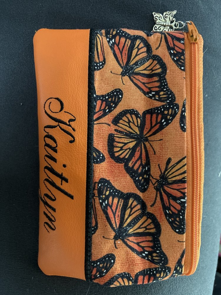 Laurie's Loveable Stitches Logo