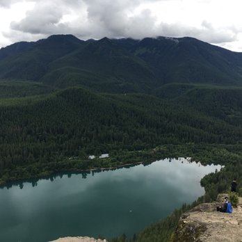 Rattlesnake Ledge Trail - Tranquil & serene view of the lake. - Hiking Near Me Rattlesnake Ledge Trail - Tranquil & serene view of the lake. - Hiking Near Me