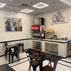 Sandwicheez - Sandwicheez cafe dining area