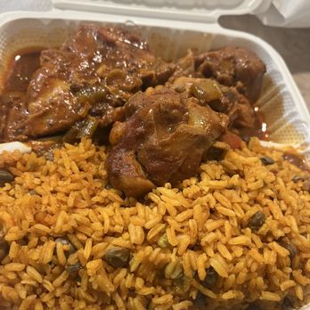 Curzi's Seafood - Chicken stew - Dominican Near Me - Hyattsville, Maryland Curzi's Seafood - Chicken stew - Dominican Near Me - Hyattsville, Maryland