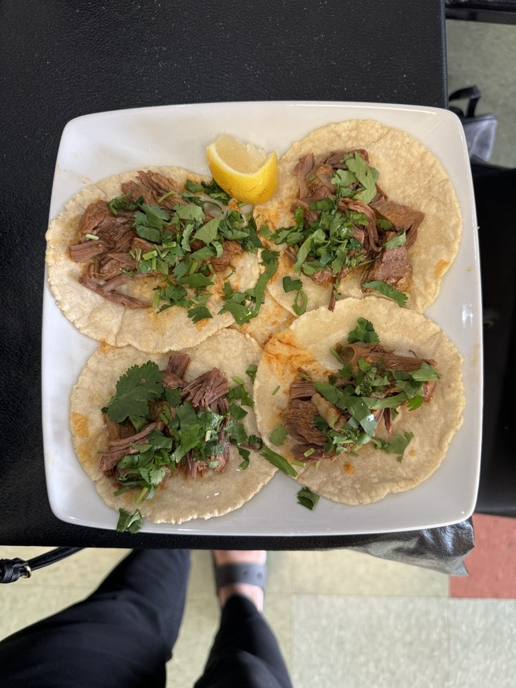 Taco’n Madre Y Sazon