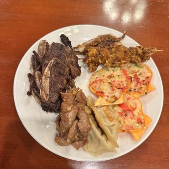 Paradise Buffet - Korean short ribs, fried squid, stuffed Krab, gyozas, beef from beef and broccoli - Buffets Near Me - Montebello, California Paradise Buffet - Korean short ribs, fried squid, stuffed Krab, gyozas, beef from beef and broccoli - Buffets Near Me - Montebello, California