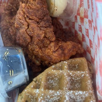 Howlin' Ray's - 2025.08.03 Hot Chicken & Waffles - Southern Near Me - Los Angeles, California Howlin' Ray's - 2025.08.03 Hot Chicken & Waffles - Southern Near Me - Los Angeles, California