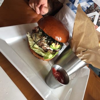 26 Beach Restaurant - California roll burger - New American Near Me - Venice, California