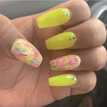 Lavish Nails - Nail Salons Near Me - Vancouver, Washington