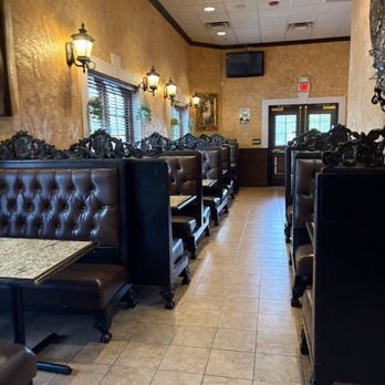 Plaza Azteca - Inside - Mexican Near Me - Williamsburg, Virginia