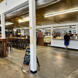 Mum Foods Smokehouse & Delicatessen - Inside