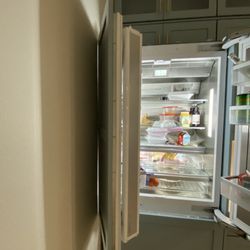 Madewell Cabinetry - We cannot fully open this door..therefore cannot use drawers in refrigerator.