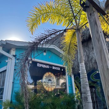 Mojo Risin’ - Outside - Coffee & Tea Near Me - Sarasota, Florida