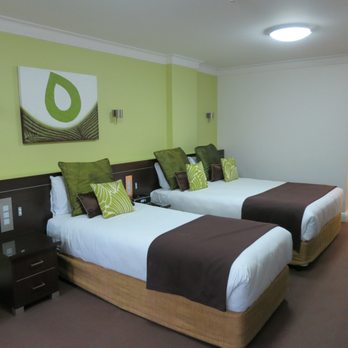 Hyde Park Inn - Queen room with twin bed - Hotels Near Me - Sydney, NSW