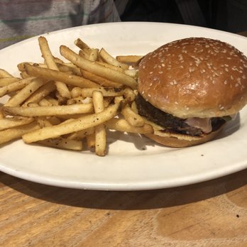 Doc B's Restaurant + Bar - Burger - New American Near Me - Chicago, Illinois