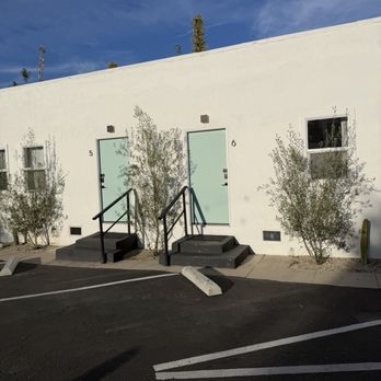 Aliza Hotel - a fun hang for Euro tourists - Hotels Near Me - Los Angeles, California Aliza Hotel - a fun hang for Euro tourists - Hotels Near Me - Los Angeles, California